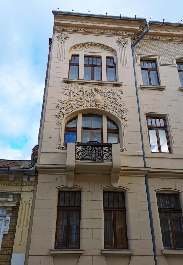 Swanhome - Central Apartment Cluj-Napoca Luaran gambar